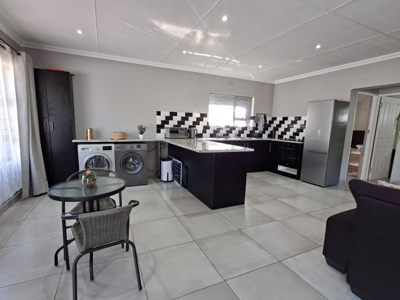 1 Bedroom Property for Sale in Kleinkrantz Western Cape